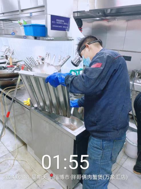 樂邦保潔-油煙管道清洗：胖哥倆（萬(wàn)象匯店）清洗完成